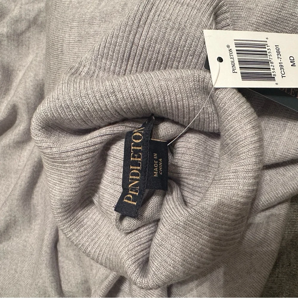 NWT PENDELTON | Soft Gray Marino Wool Turtleneck Sweater - Picture 2 of 6